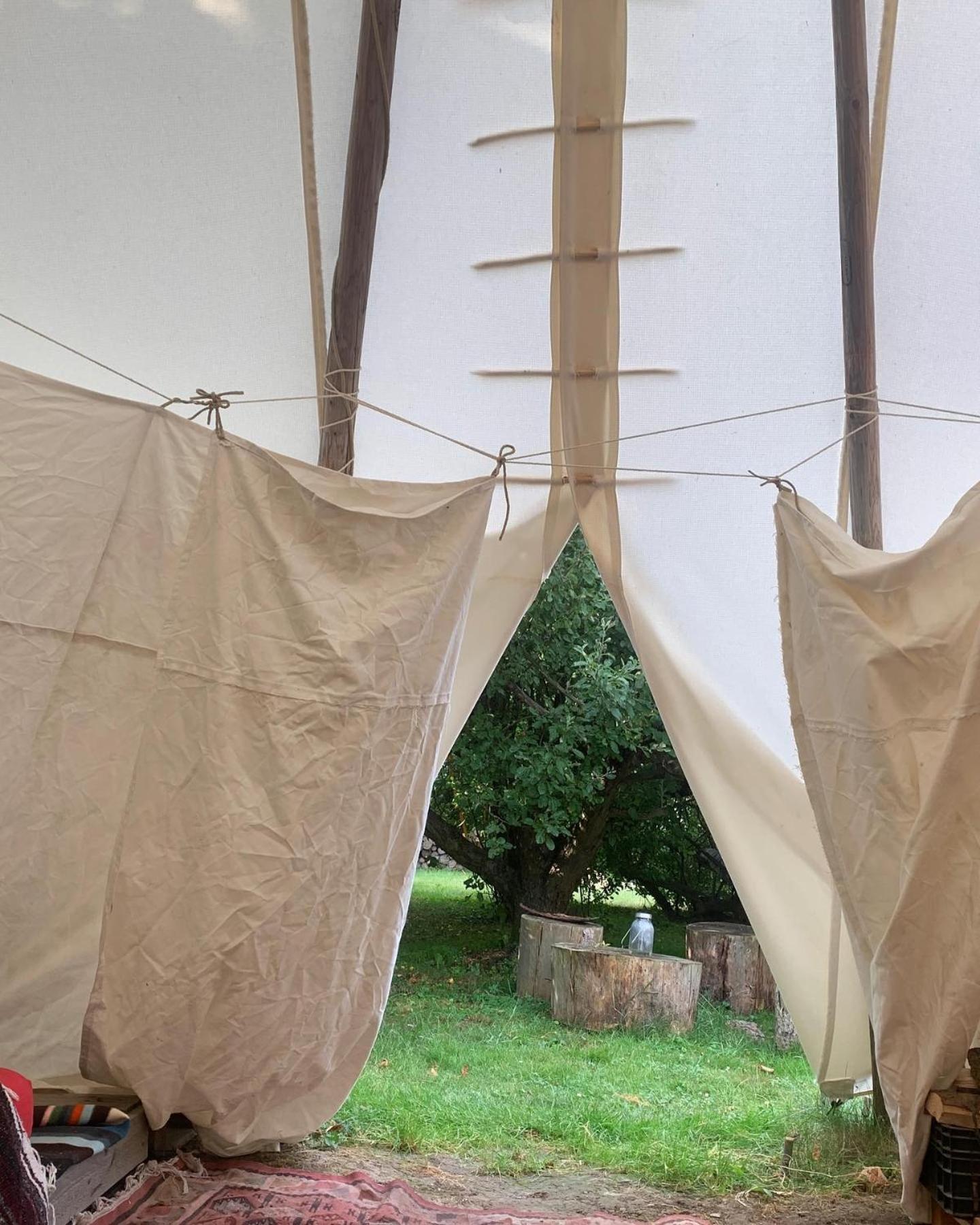 Luxusní stan Teepee Oppidum Praha-motofamily