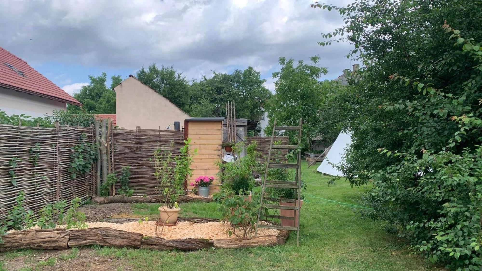Teepee Oppidum Praha-motofamily Lhota (Prague-West)